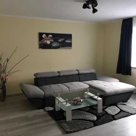 Gemuetliche 3-Zimmer Wohnung Saal Exterior foto