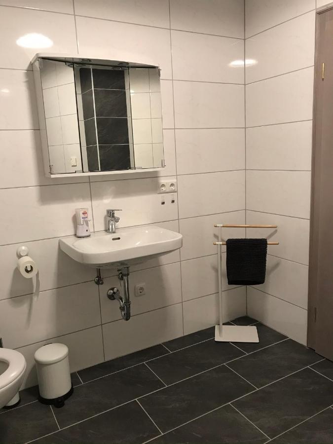 Gemuetliche 3-Zimmer Wohnung Saal Exterior foto